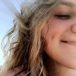 Meet your Posher, Alyssa